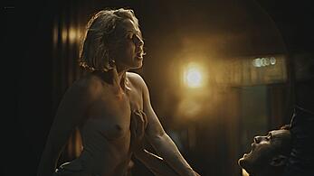 Actress - Carrie Coon: Movie - The White Lotus